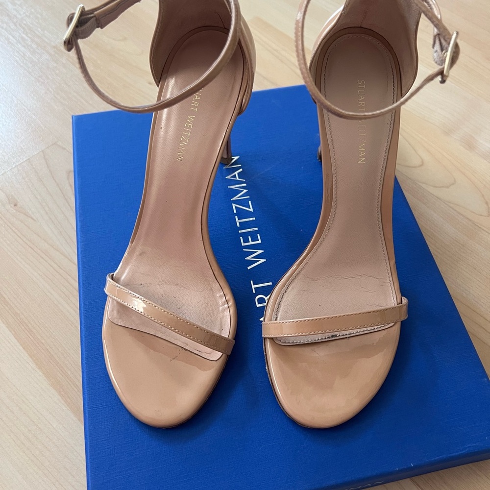 Stuart Weitzman Tan Heels Elegant Design